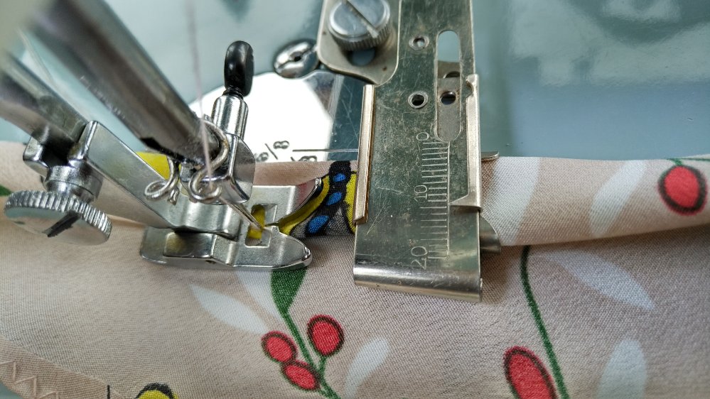 Sewing Edge Folding Presser Foot, Sewing Rolled Hemmer Foot, Home  Industrial Sewing Machine Feet Wide Rolled Hem Presser Foot, Presser  Replacement